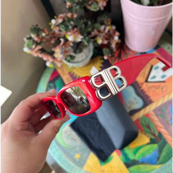 SOLD❤️BALENCIAGA dynasty rectangle in red acetate with Grey lense ♥️ - Picture 3 of 17
